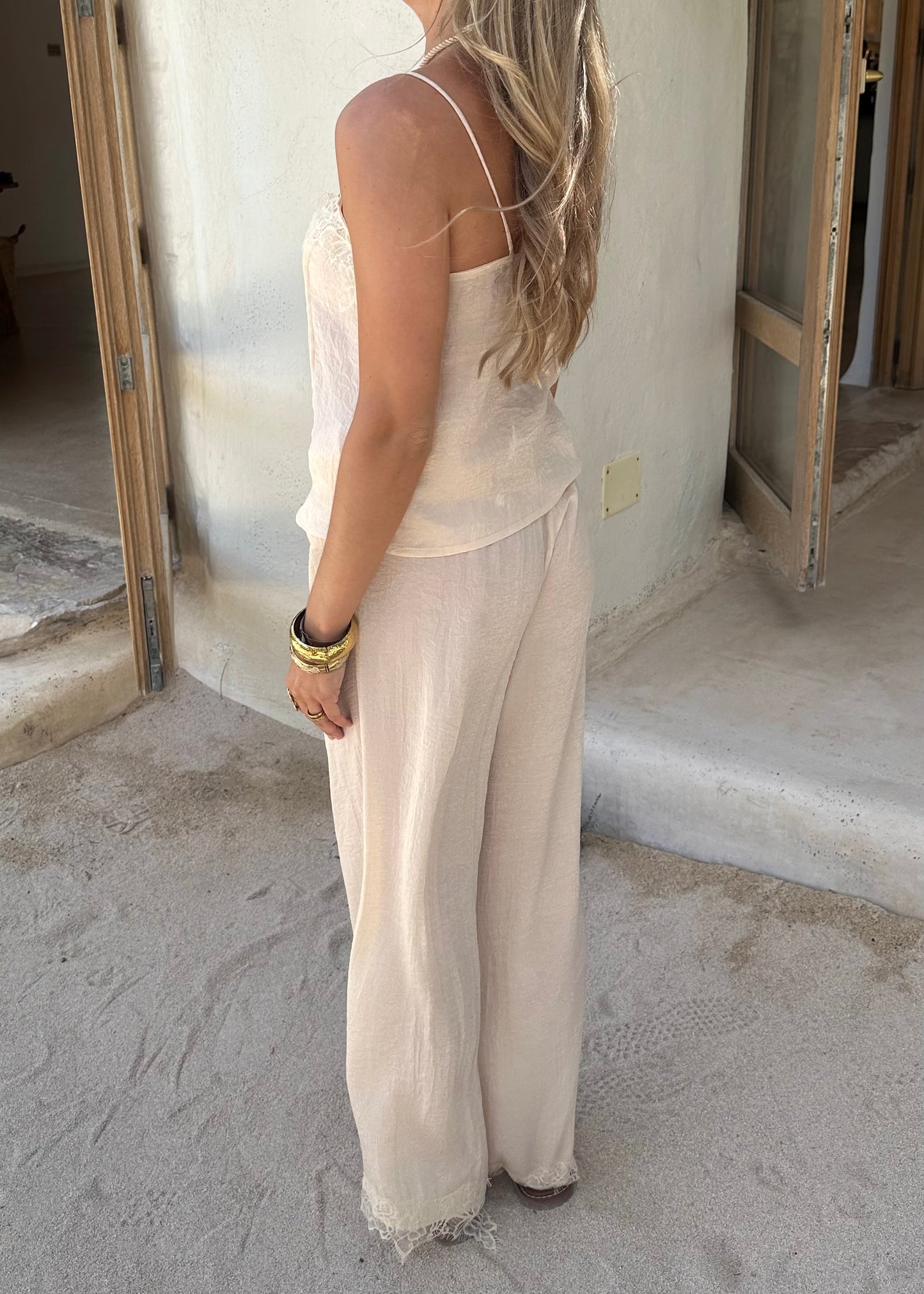 Olivia Set With Lace Details