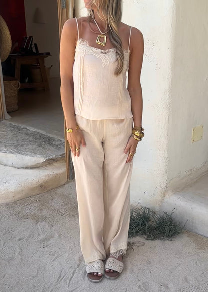 Olivia Set With Lace Details