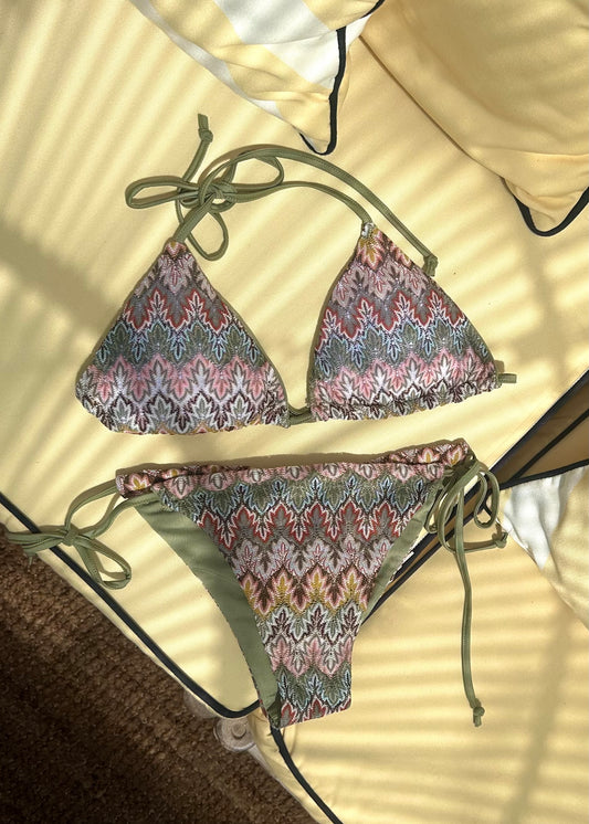 Mae Bikini