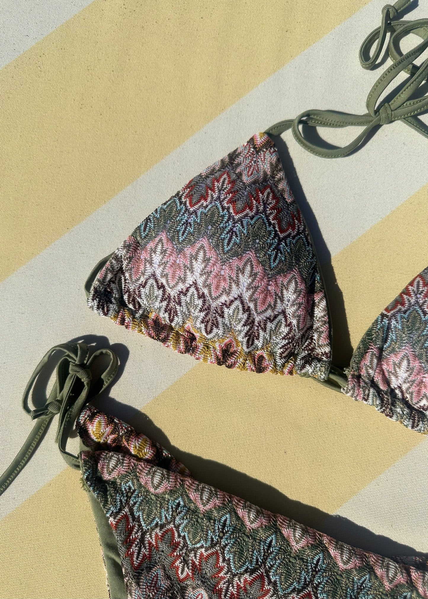 Mae Bikini
